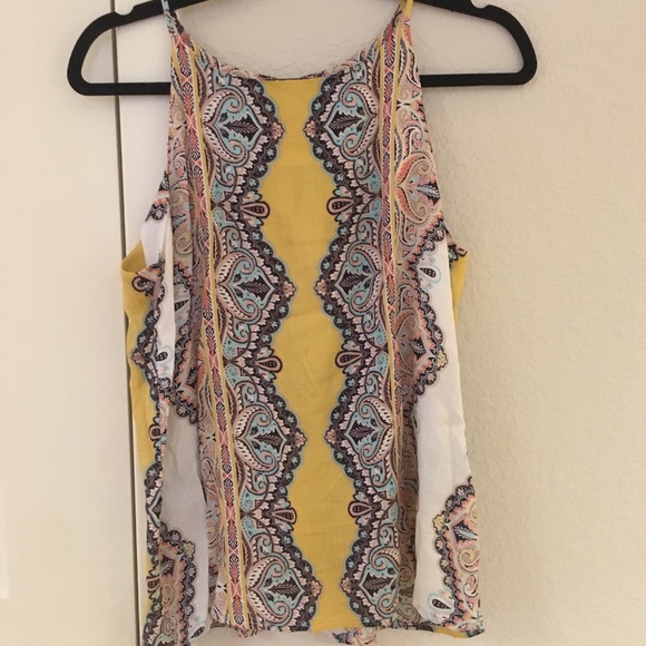 Tops - Cute paisley tank. Size Small.